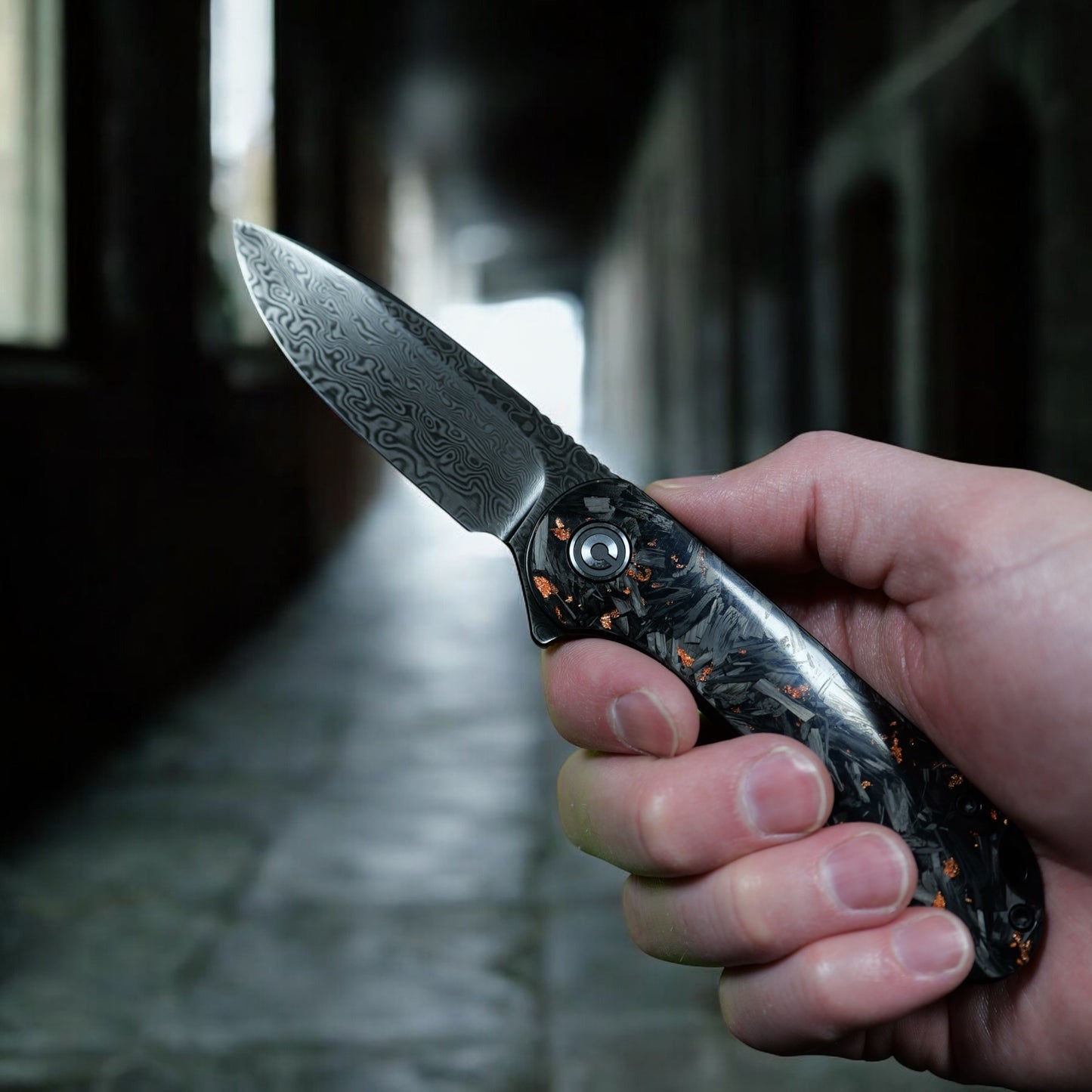 civivi elementum shred carbon fiber damascus in hand