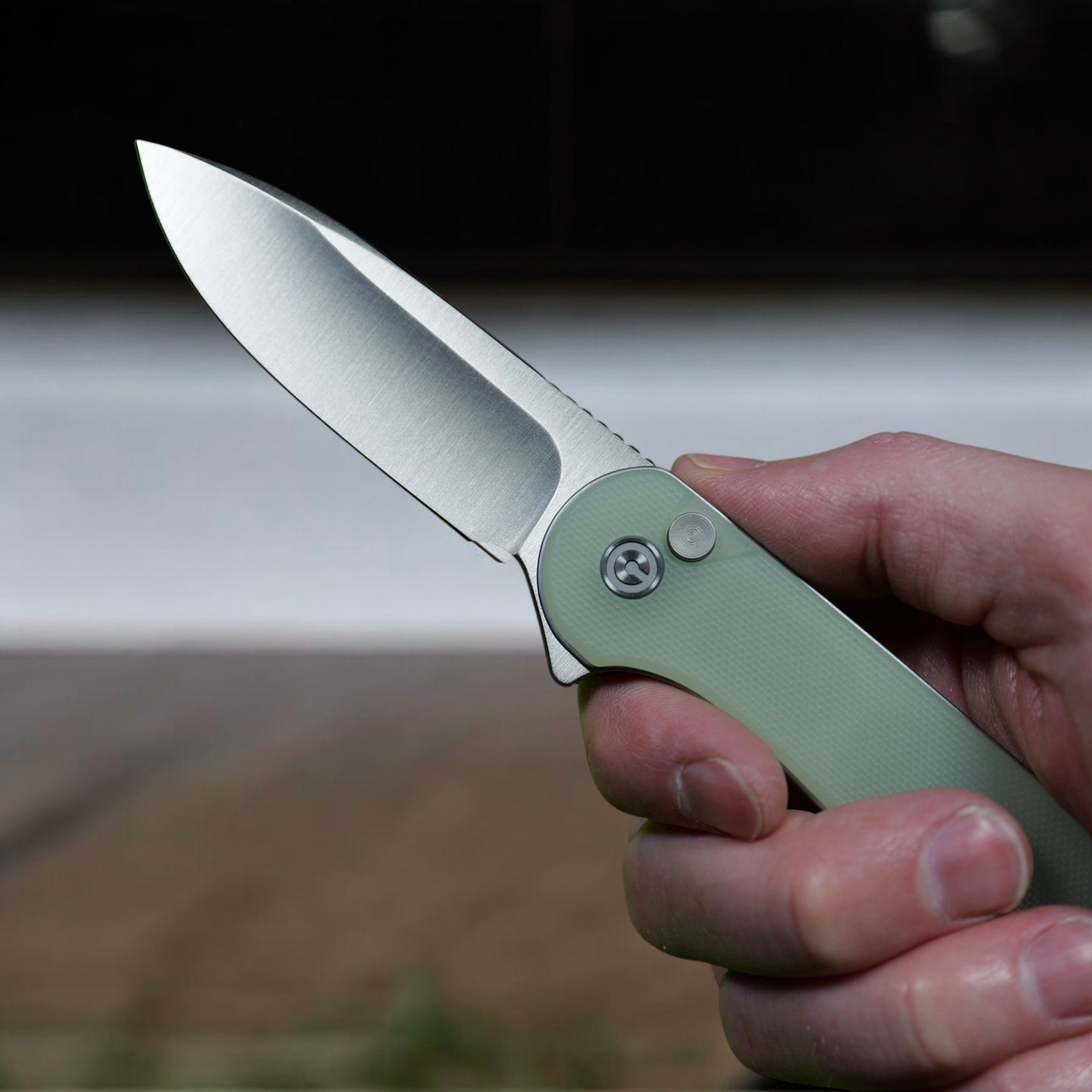 civivi elementum ii jade natural in hand